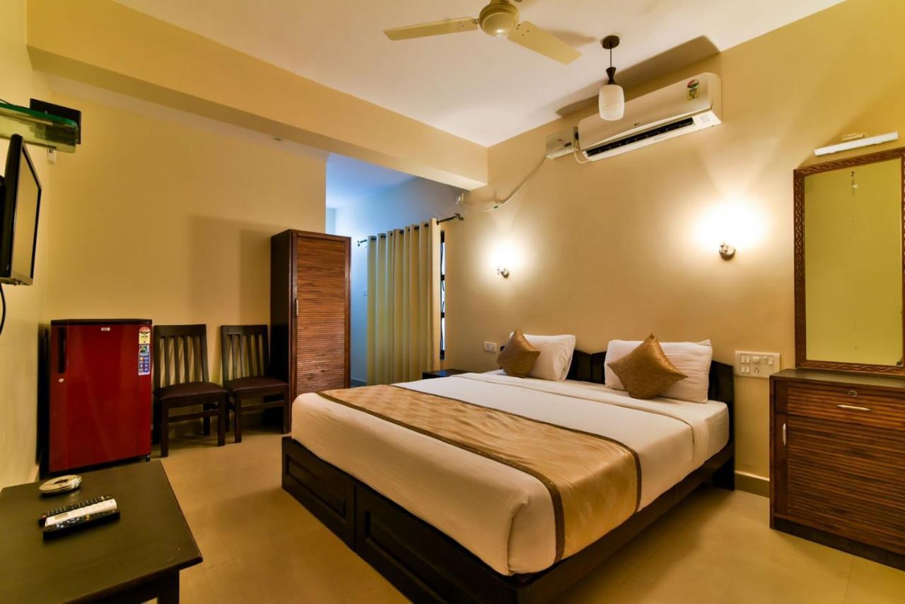 Baga Fantacia Beach Inn 卡兰古特 外观 照片