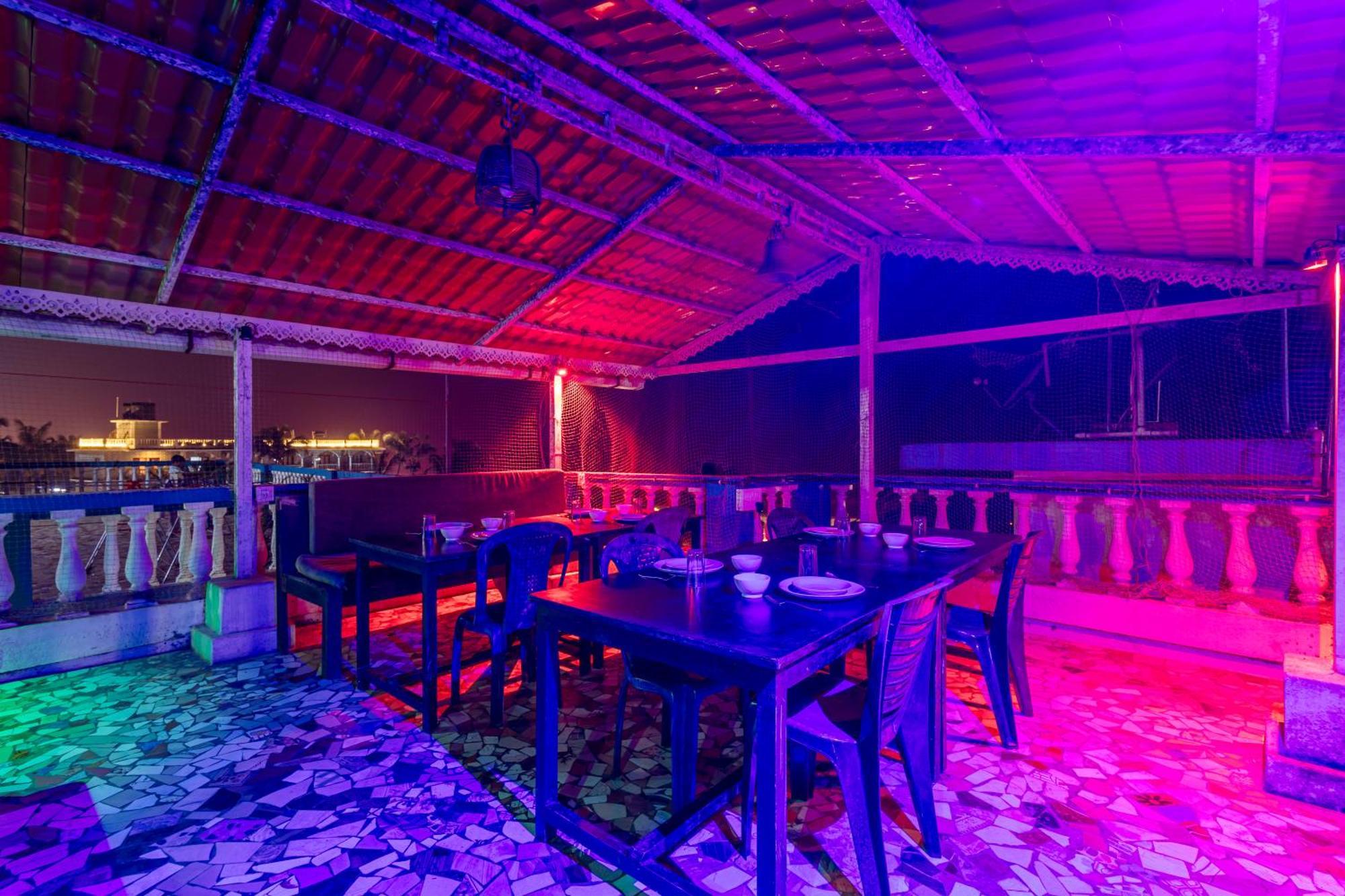 Baga Fantacia Beach Inn 卡兰古特 外观 照片