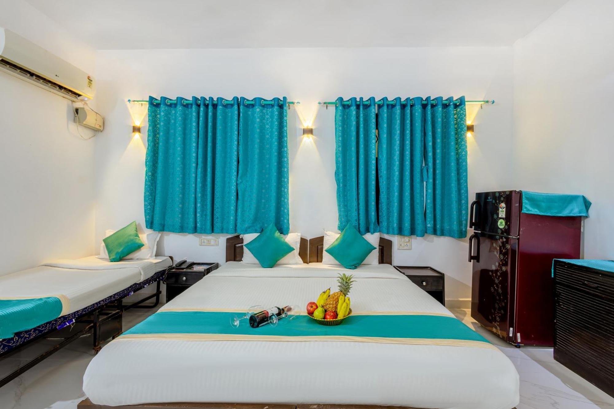 Baga Fantacia Beach Inn 卡兰古特 客房 照片